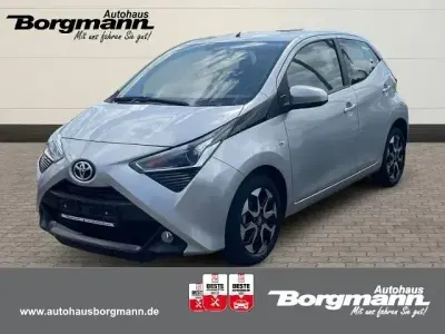 Gebraucht Toyota Aygo X-play 72 PS (52 kW) 2019 Silber Kleinwagen