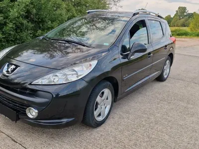 Gebraucht Peugeot 207 Urban Move 73 PS (53 kW) 2009 Schwarz Kombi