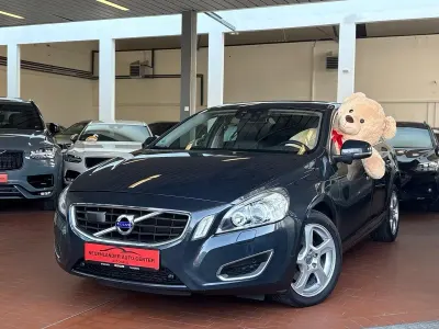 Gebraucht Volvo S60 Summum 163 PS (119 kW) 2011 Grau Limousine