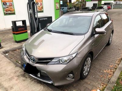 Toyota Auris Hybrid