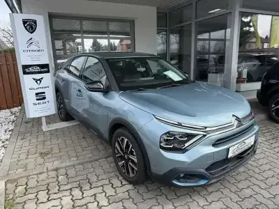 Używany Citroën e-C4 Feel 100 kW (136 KM) 2021 Niebieski Sedan/Limuzyna
