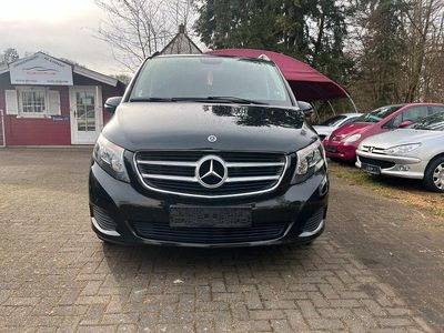 Schwarz Gebraucht 2018 Mercedes V220 Van / Kleinbus | 22.900 € (Fairer Preis)
