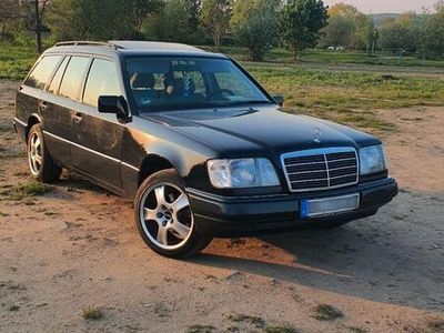 gebraucht Mercedes E200 W124T4999€ Wer ihn bis 14.04.24 holt!!!!