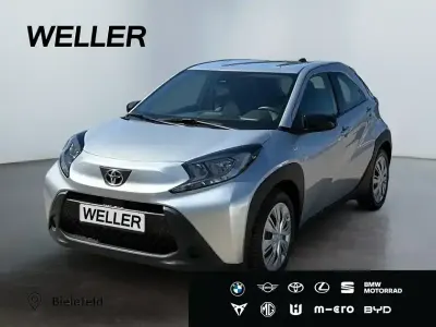 Gebraucht Toyota Aygo Play 72 PS (52 kW) 2023 Silver (silber) Kleinwagen