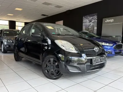 Brugt Toyota Yaris Cool 69 HK (50 kW) 2011 Sort Hatchback