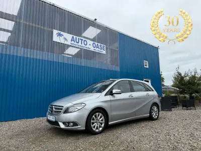 Gebraucht Mercedes B180 122 PS (89 kW) 2012 Silber Kleinwagen