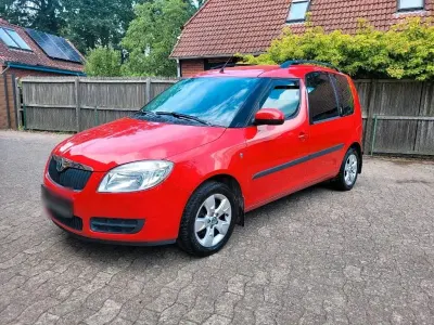 Gebraucht Skoda Roomster 105 PS (77 kW) 2009 Rot Van / Kleinbus