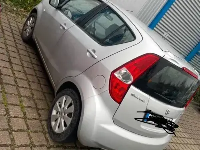 Gebraucht Suzuki Splash 85 PS (62 kW) 2009 Silber Kleinwagen