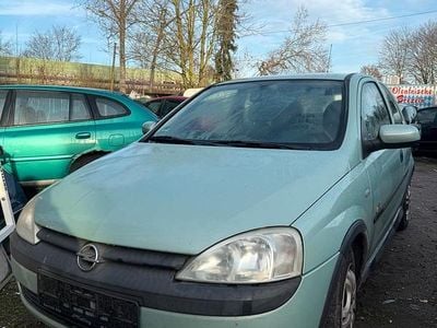 Grün Gebraucht 2002 Opel Corsa Sport Kleinwagen | 895 € (Guter Preis)