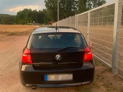 Gebraucht BMW 118 143 PS (105 kW) 2011 Schwarz Kleinwagen