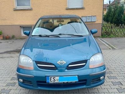 Nissan Almera Tino
