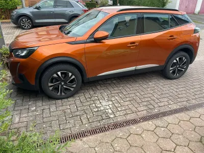 Gebraucht Peugeot 2008 Allure 131 PS (96 kW) 2020 Orange SUV