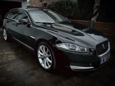 Usata Jaguar XF Sportbrake 200 CV (147 kW) 2013 Nero Station wagon