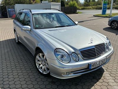 Usata Mercedes E500 Avantgarde 306 CV (225 kW) 2004 Argento Berlina