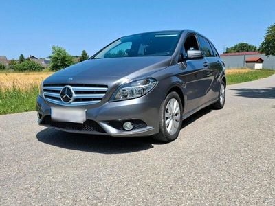 Mercedes B200