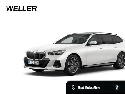 Gebraucht BMW 520 M Sport 197 PS (144 kW) 2025 Mineralweiß (weiß) Kombi