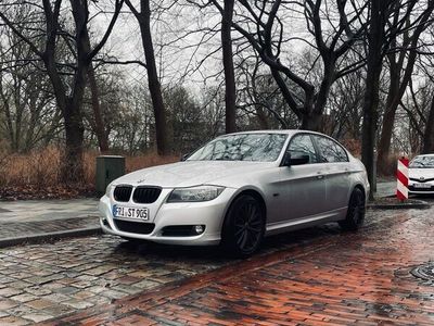 gebraucht BMW 320 3er E90 i Facelift (Scheckheftgepflegt)