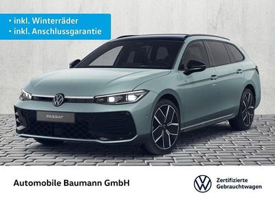 Gebraucht VW Passat R-line 193 PS (141 kW) 2024 Maripositgrün metallic Kombi