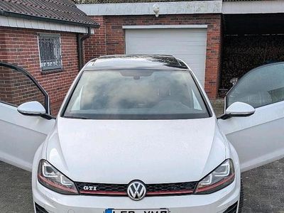Weiß Gebraucht 2016 VW Golf VII GTI Kleinwagen | 14.500 € (Etwas zu teuer)