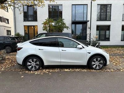 Weiß Gebraucht 2023 Tesla Model Y RWD SUV | 33.950 € (Guter Preis)