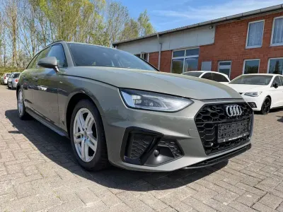 Second-hand Audi A4 S-Line 150 CP (110 kW) 2023 Gri Break