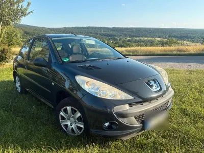 Gebraucht Peugeot 206+ 60 PS (44 kW) 2009 Grau Kleinwagen