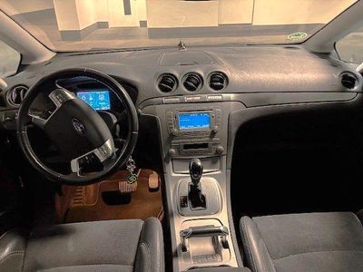 Grau Gebraucht 2008 Ford S-MAX Titanium Van / Kleinbus | 5.500 € (Teuer)