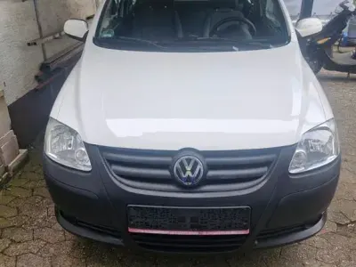 Gebraucht VW Fox 60 PS (44 kW) 2011 Weiß Kleinwagen