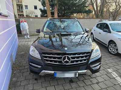 Schwarz Gebraucht 2012 Mercedes ML350 SUV | 16.850 € (Etwas zu teuer)