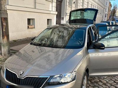 Usata Skoda Rapid 110 CV (80 kW) 2018 Grigio Utilitaria