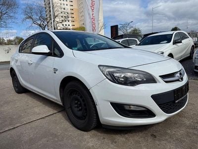 Gebraucht Opel Astra 140 PS (102 kW) 2012 Weiß Limousine