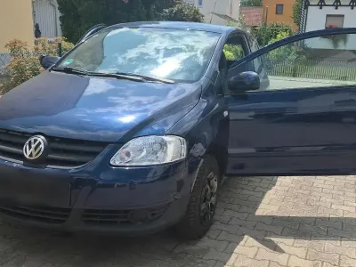 Gebraucht VW Fox 54 PS (39 kW) 2008 Blau Kleinwagen