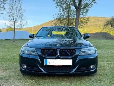 Używany BMW 320 170 KM (125 kW) 2009 Czarny Sedan/Limuzyna