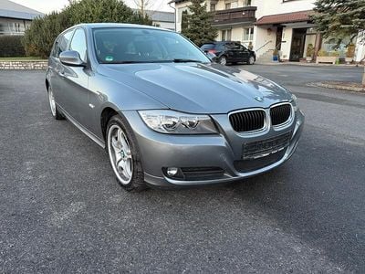 Gebraucht BMW 318 140 PS (102 kW) 2009 Grau Kombi