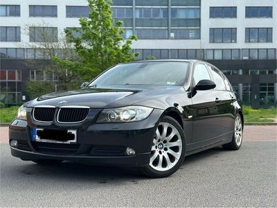 gebraucht BMW 318 i E90 SCHECKHEFT, GUTER ZUSTAND, VOLLLEDER