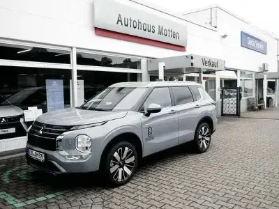 Gebraucht Mitsubishi Outlander P-HEV Edition 136 PS (100 kW) 2025 Grau SUV