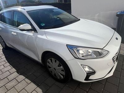 Second-hand Ford Focus Cool & Connect 125 CP (91 kW) 2019 Alb Berlinǎ