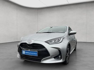 Neu Toyota Yaris Hybrid 116 PS (85 kW) 2025 Silber Limousine