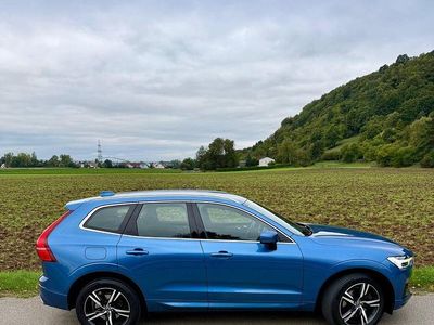 Blau Gebraucht 2017 Volvo XC60 R-Design SUV | 31.900 € (Etwas zu teuer)