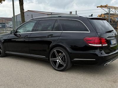 Gebraucht Mercedes E220 Avantgarde 170 PS (125 kW) 2014 Schwarz Kombi