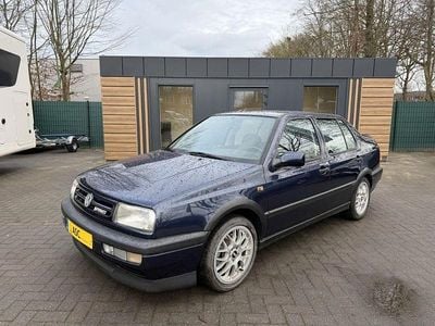 Gebraucht VW Vento 174 PS (127 kW) 1994 Violett Limousine