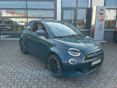 Gebraucht Fiat 500e Icon 86 kW (118 PS) 2023 Grün Limousine