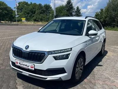 Gebraucht Skoda Kamiq Tour 110 PS (80 kW) 2022 Moonweiss metallic SUV