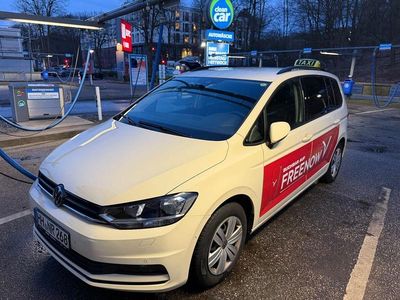 Gebraucht VW Touran 150 PS (110 kW) 2024 Beige Van / Kleinbus