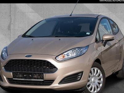 Gebraucht Ford Fiesta Trend 60 PS (44 kW) 2016 Silber Limousine