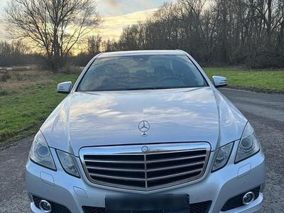 Silber Gebraucht 2010 Mercedes E350 Avantgarde Limousine | 14.600 € (Fairer Preis)