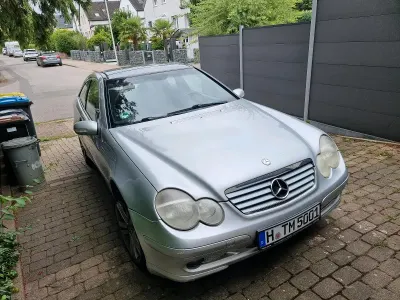 Gebraucht Mercedes C180 143 PS (105 kW) 2002 Silber Coupé