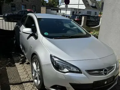 Gebraucht Opel Astra GTC 165 PS (121 kW) 2011 Limousine