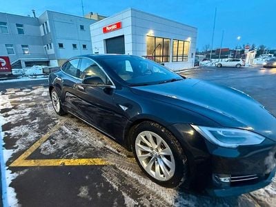 Schwarz Gebraucht 2017 Tesla Model S Kleinwagen | 17.500 € (Fairer Preis)