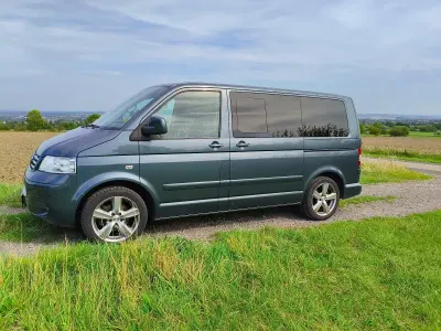 Begagnad VW Multivan Comfortline 180 HK (132 kW) 2009 Grön Minibuss